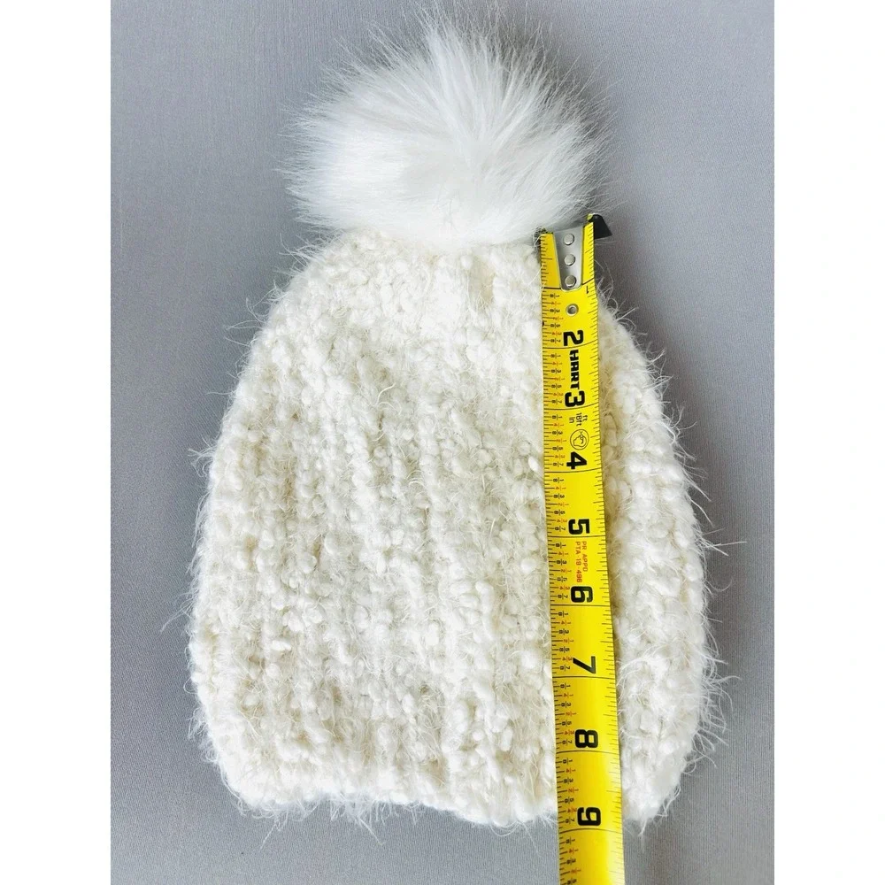 Old Navy Faux‎ Fur Women's Beanie Winter Hat With Pom White NEW With Tags